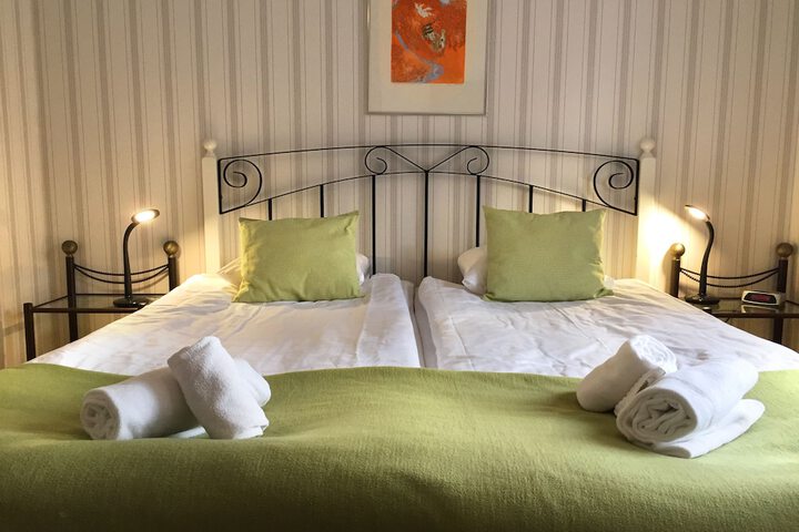 Room 5 of 63