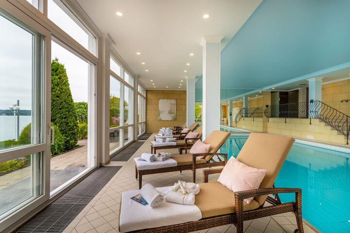 Pool Hotel