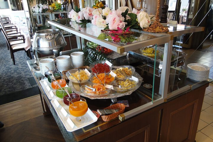 Breakfast/Coffee Service 24 of 28