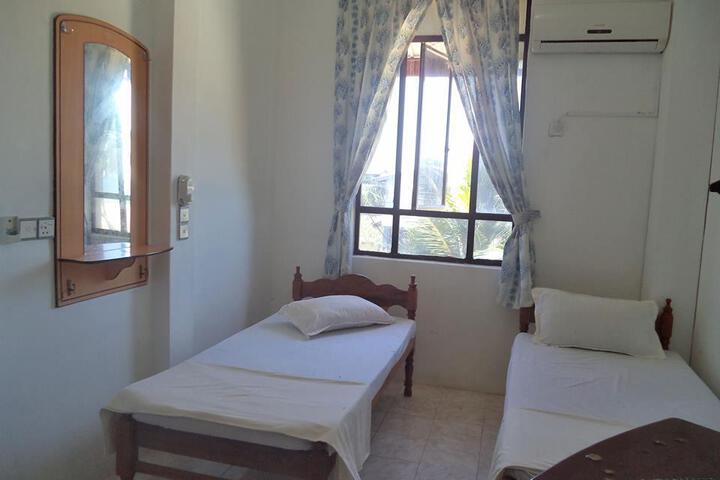 Room 4 of 5