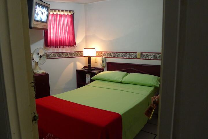 Room 8 of 38