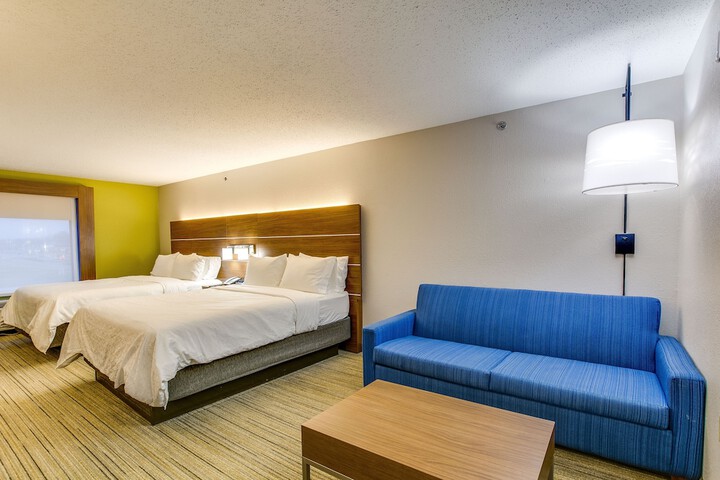 Room 7 of 40