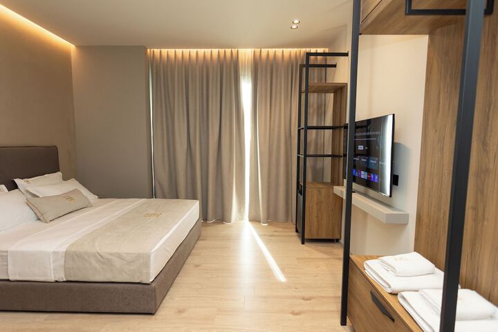 Room 3 of 6