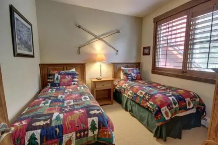 Room 3 of 12