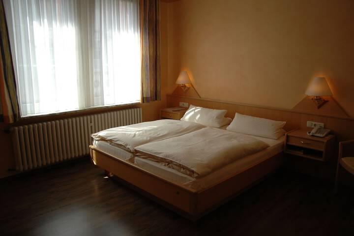 Room 6 of 47