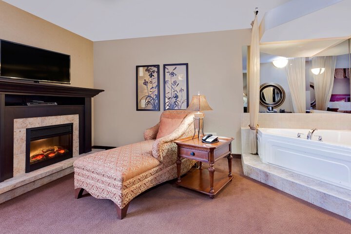 Room 8 of 26