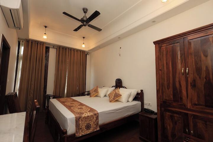 Room 10 of 49