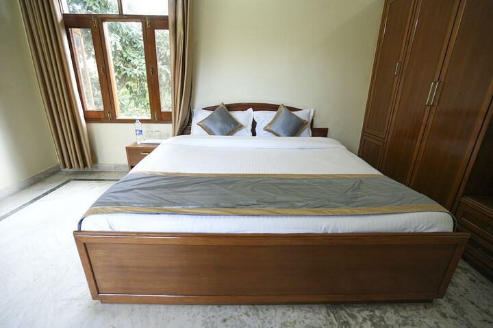 Room 13 of 60