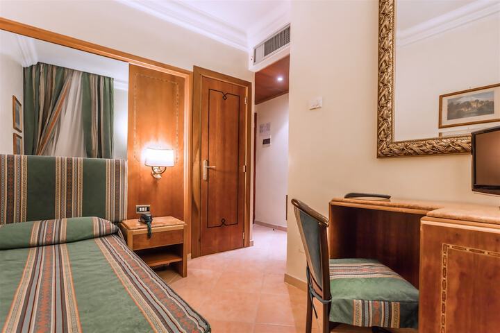 Room 17 of 49