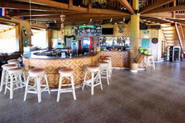 Lounge 72 of 95