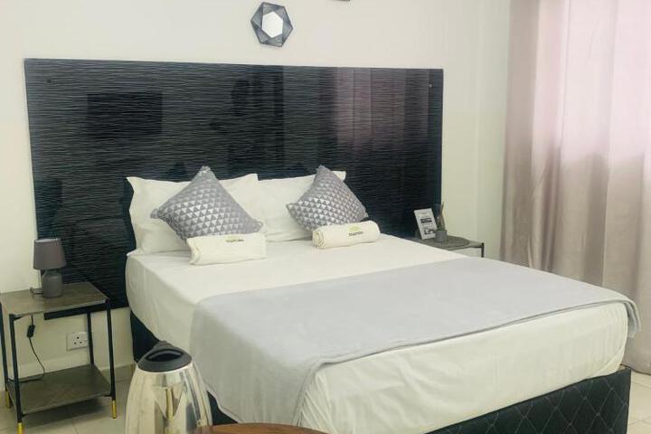 40 40 Accommodation