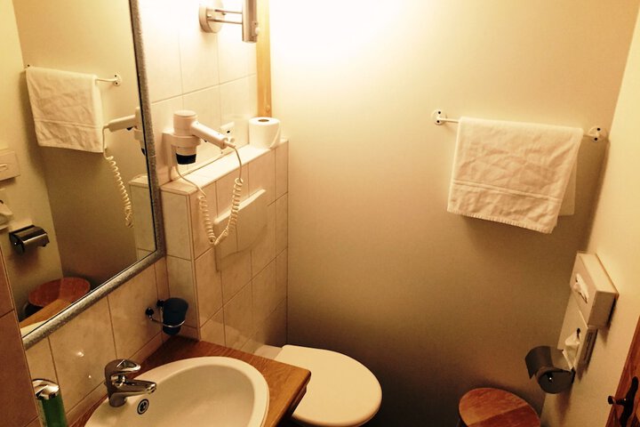Room 25 of 51
