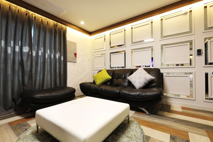 Room 21 of 146