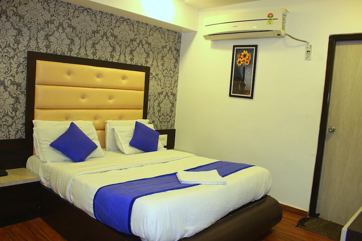 Room 13 of 28