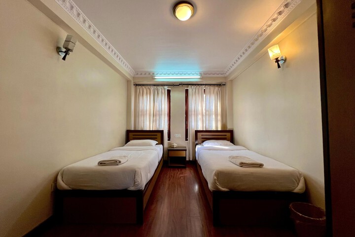 Room 4 of 51