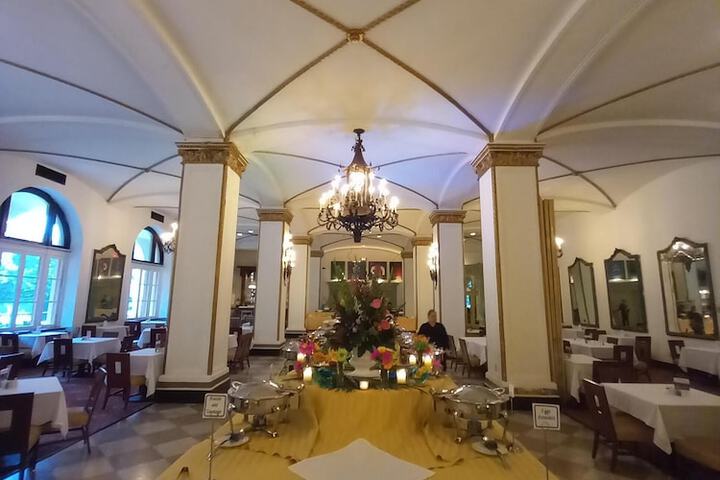 Breakfast/Coffee Service 32 of 53