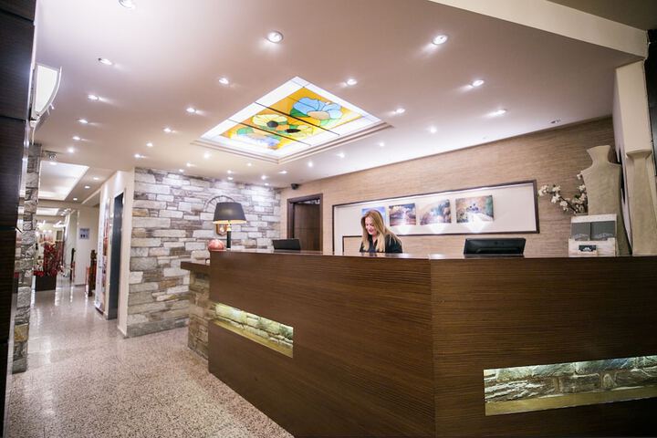 Concierge desk
