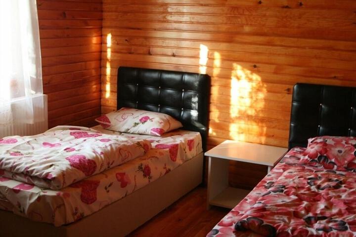 Room 10 of 11
