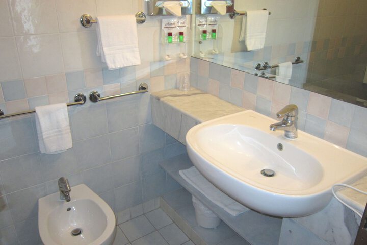 Room 6 of 49