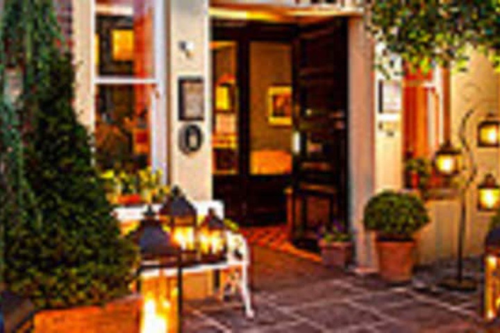 Exterior of Riverbank House Hotel