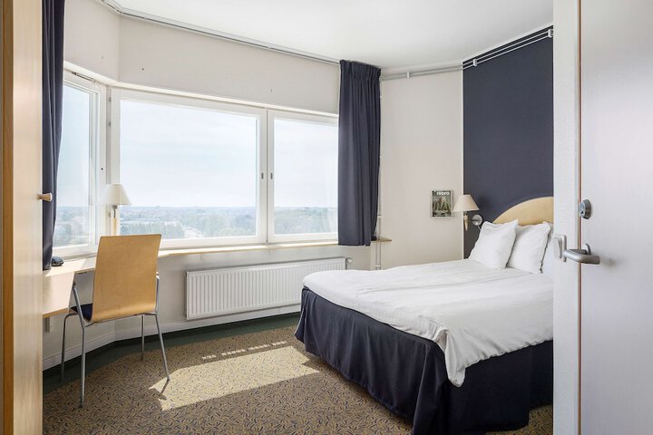 Room 18 of 82