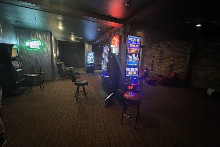 Room 7 of 8