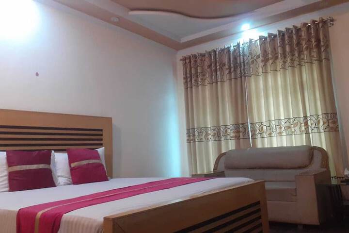 Room 2 of 8