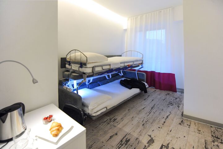 Room 14 of 85