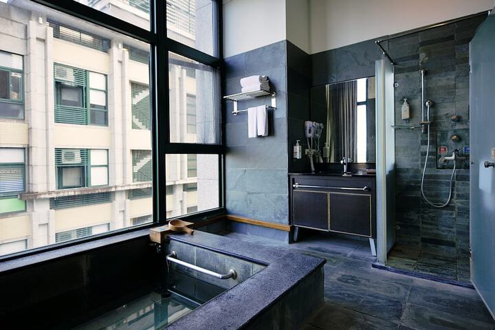 Room 21 of 51