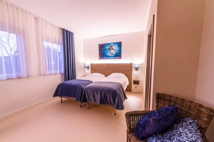 Room 5 of 37