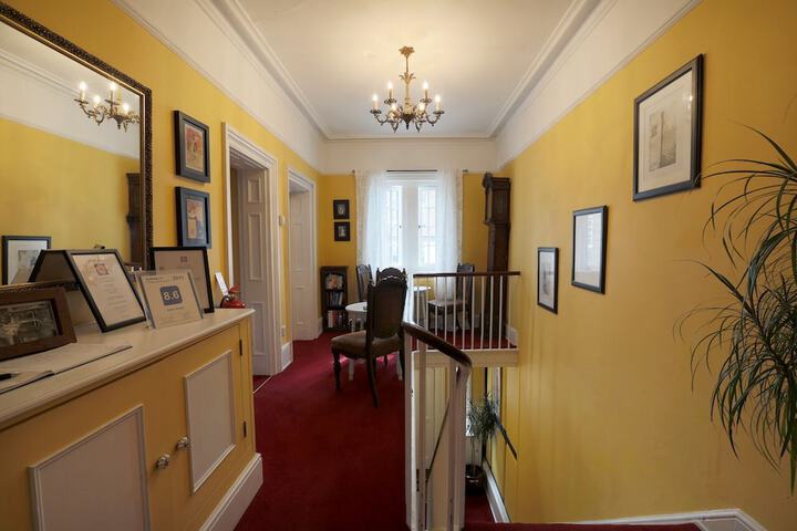 Guest Lobby