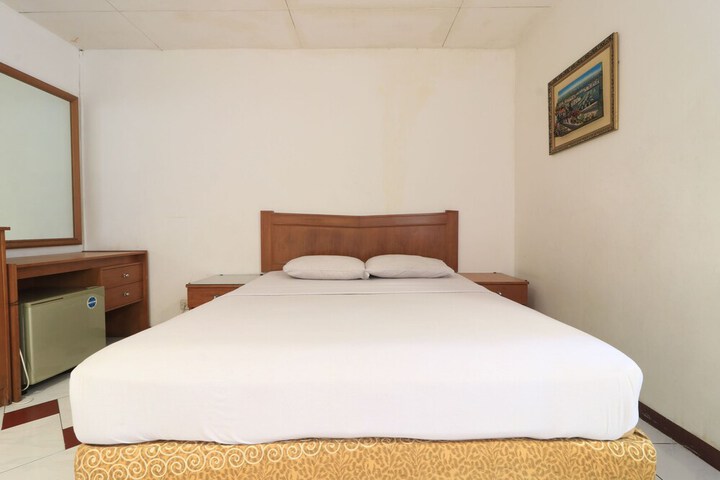 Room 13 of 25