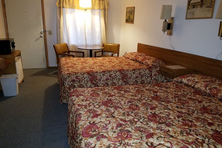 Room 3 of 33