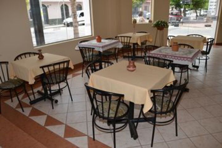 Dining 7 of 29