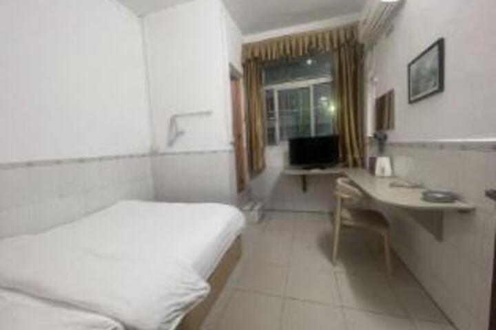 Room 6 of 6