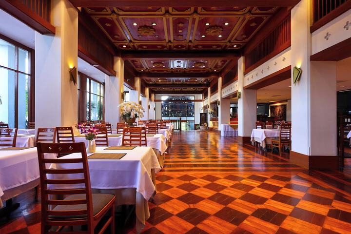 Dining 42 of 68