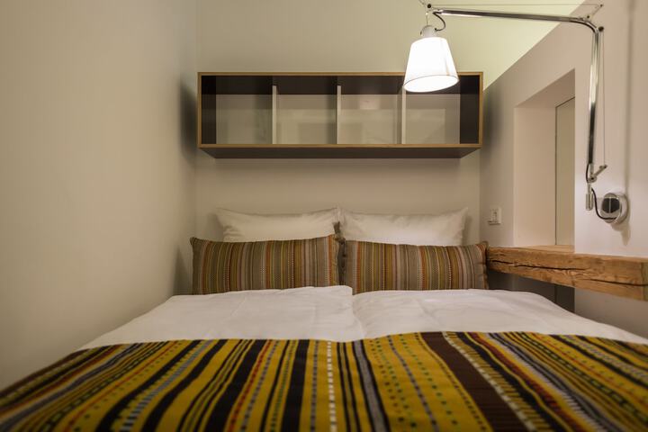 Room 47 of 159