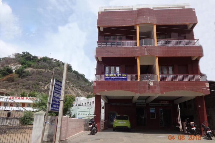 SB Kwality Inn - cheap hotels & budget hotels
