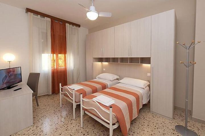 Room 10 of 67