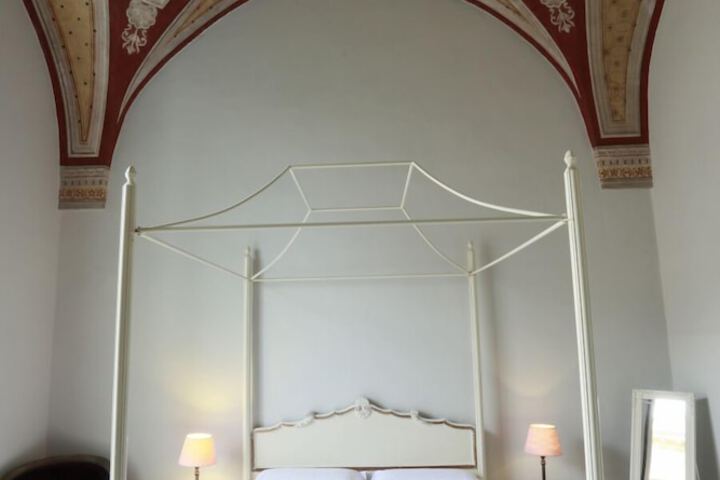 Room 20 of 181
