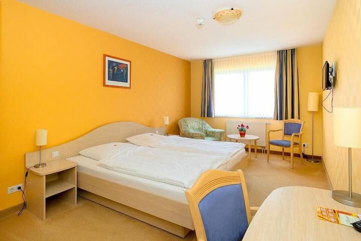 Room 4 of 6
