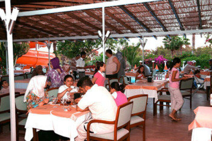 Dining 14 of 15