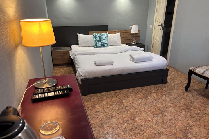 Room 28 of 96
