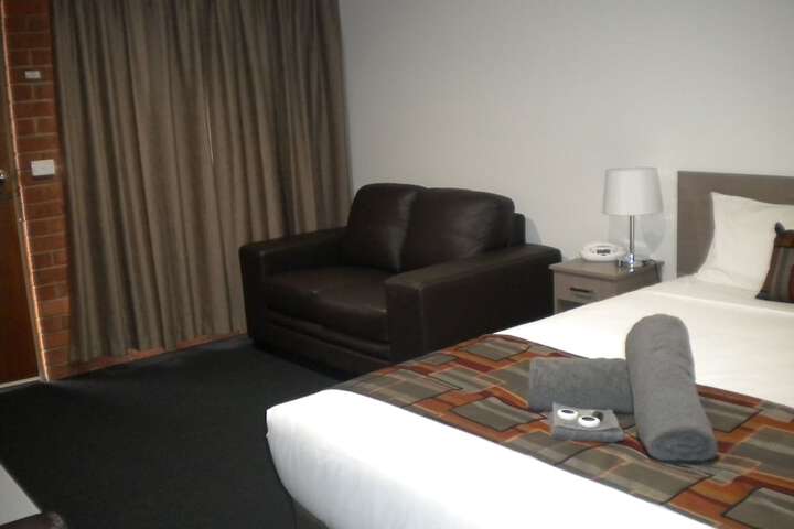 Room 5 of 48
