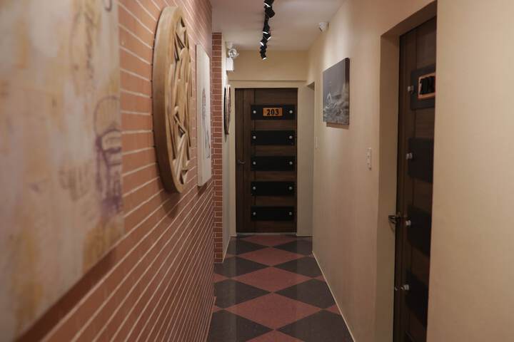 Ballroom/Hall 34 of 42