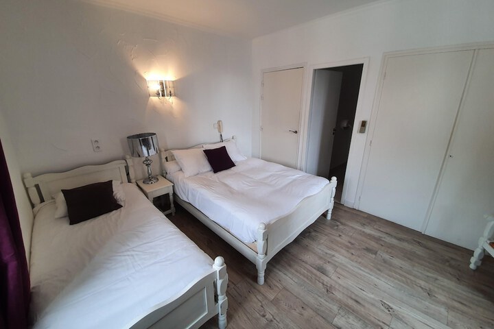 Room 5 of 24