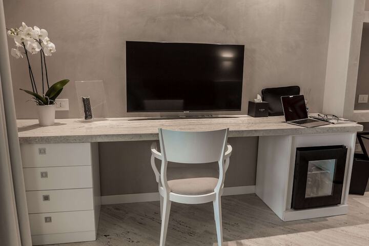 Room 4 of 26