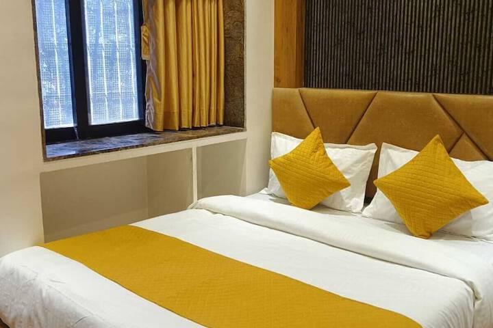 Room 5 of 29