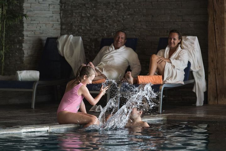 Hotel Pool