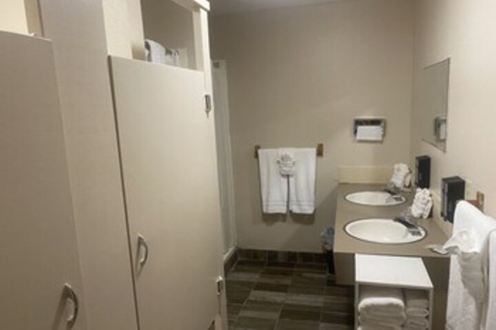 Room 70 of 168
